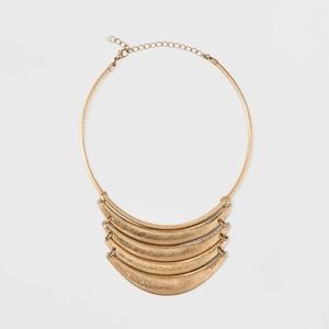 *NWT Metallic Curved Bar Necklace
